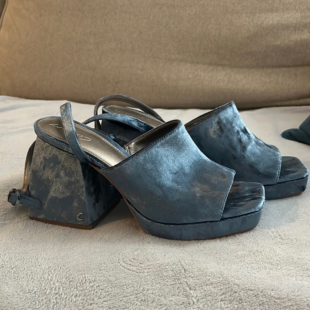 Circus Ny Women’s Miranda Platform, Blue, size 8